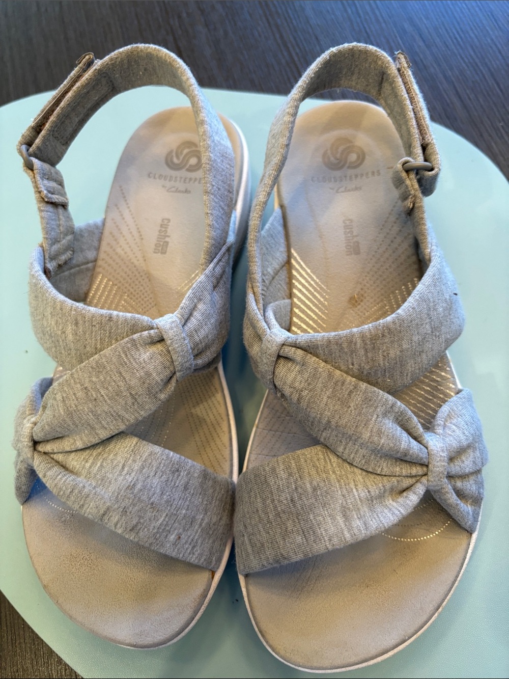 Clarks Cloudsteppers Women's Light Gray Knotted Slingback Sandals